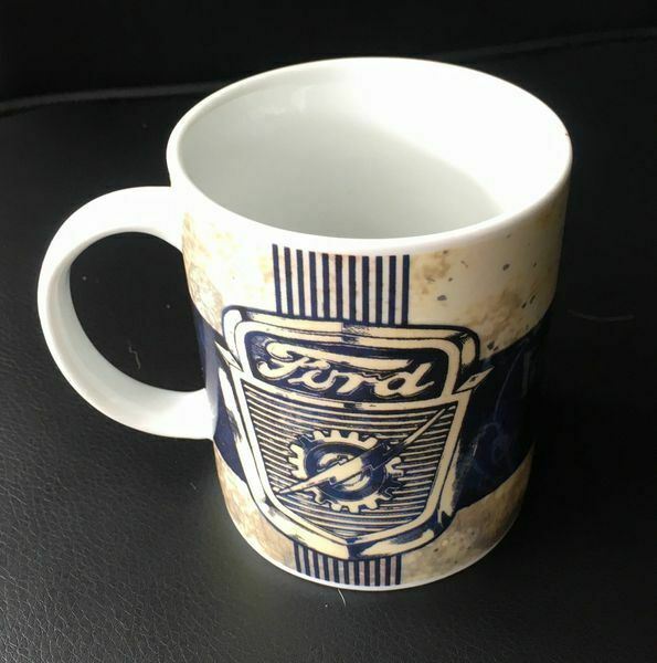Ceramic 11oz Coffee Mug Teacup & Key Ring - Old Classic Ford - Gift Ideas